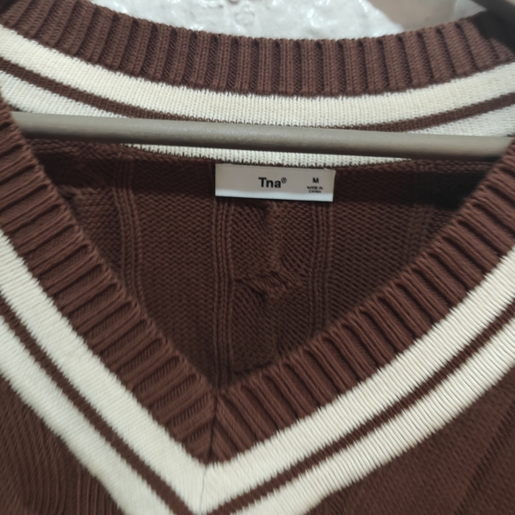 Artiza TNA Brown Cable Knit V-Neck Sweater clay - Picture 3 of 5